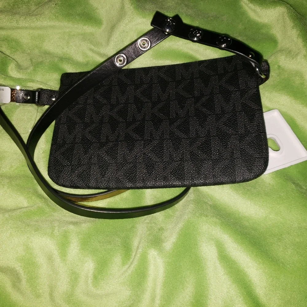 Michael Kors Belt - Picture 4 of 6